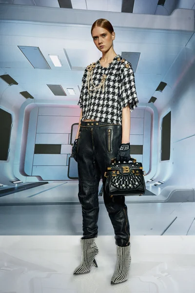 Look 14